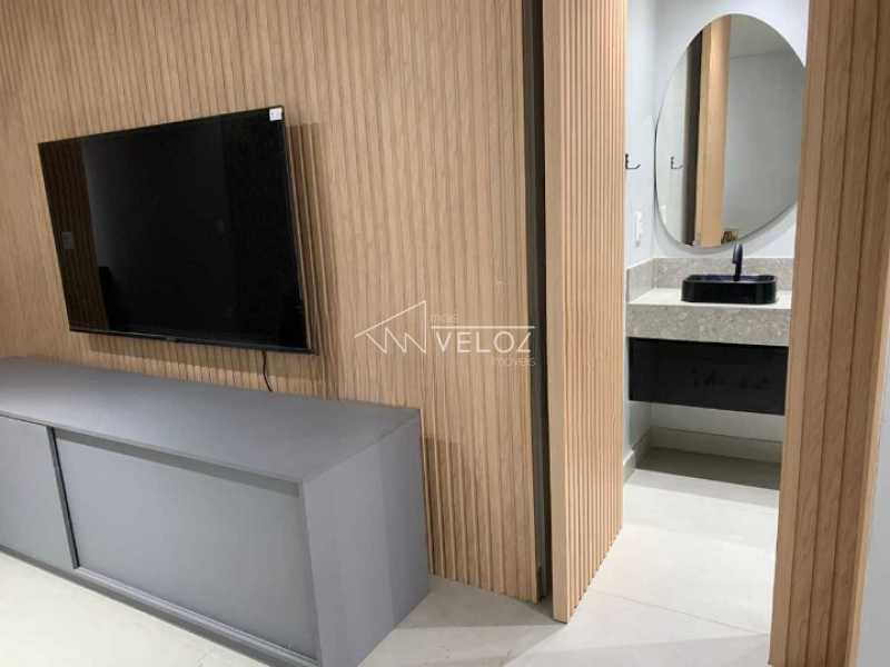 Apartamento à venda com 2 quartos, 70m² - Foto 2