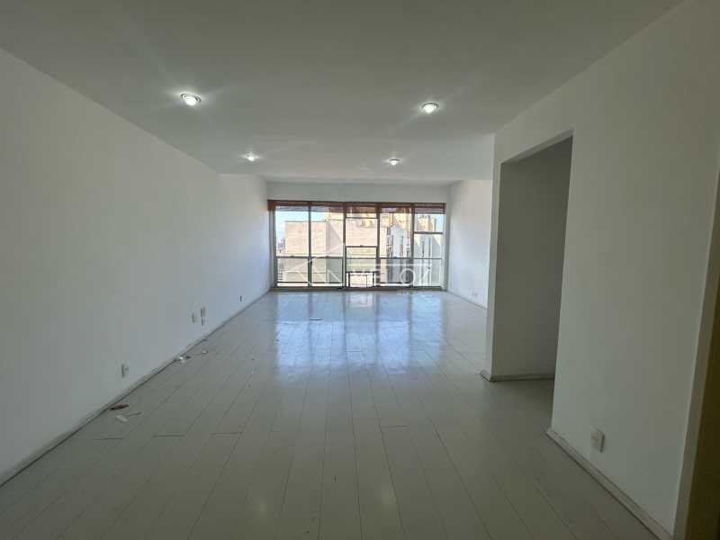 Apartamento à venda com 2 quartos, 98m² - Foto 2