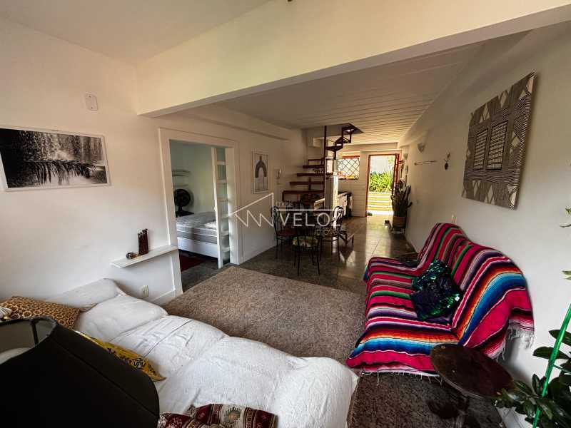 Apartamento à venda com 2 quartos, 75m² - Foto 1