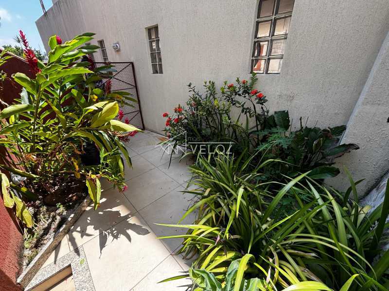 Apartamento à venda com 2 quartos, 75m² - Foto 24