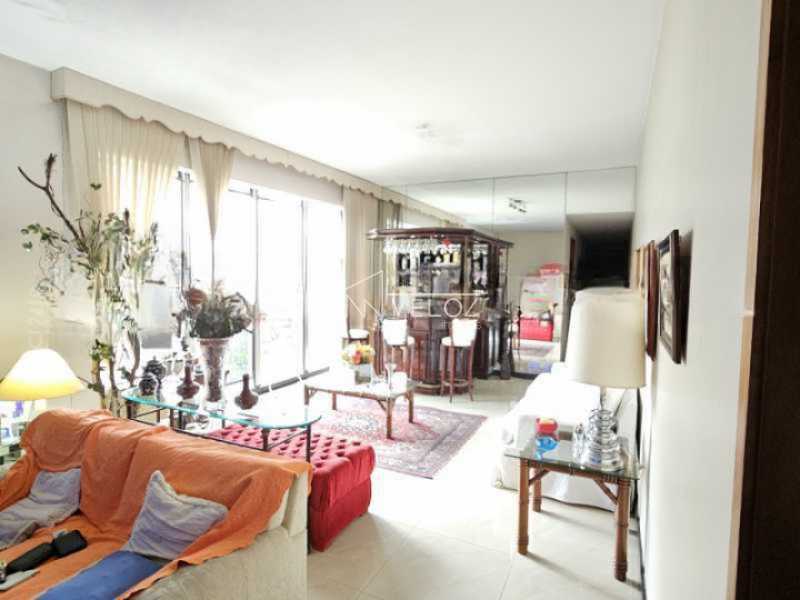 Apartamento à venda com 4 quartos, 136m² - Foto 2