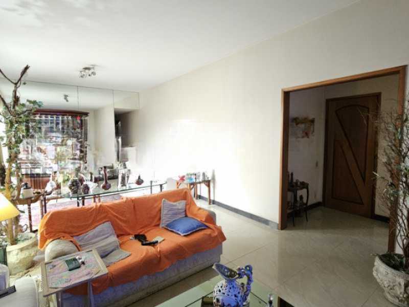 Apartamento à venda com 4 quartos, 136m² - Foto 4