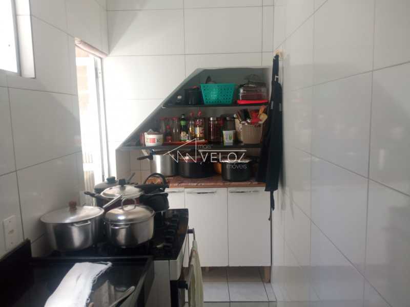 Apartamento à venda com 2 quartos, 70m² - Foto 21