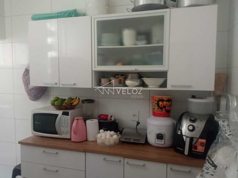 Apartamento à venda com 2 quartos, 70m² - Foto 18