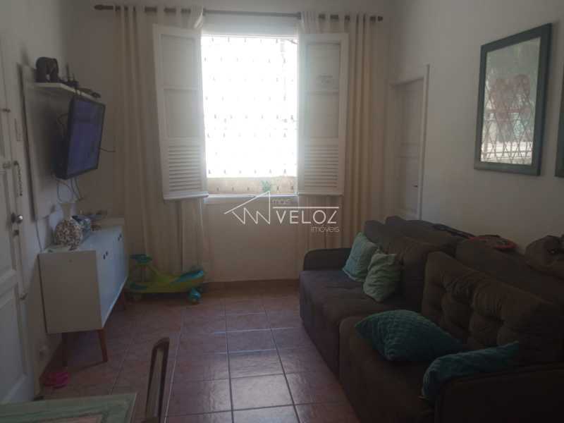 Apartamento à venda com 2 quartos, 70m² - Foto 2