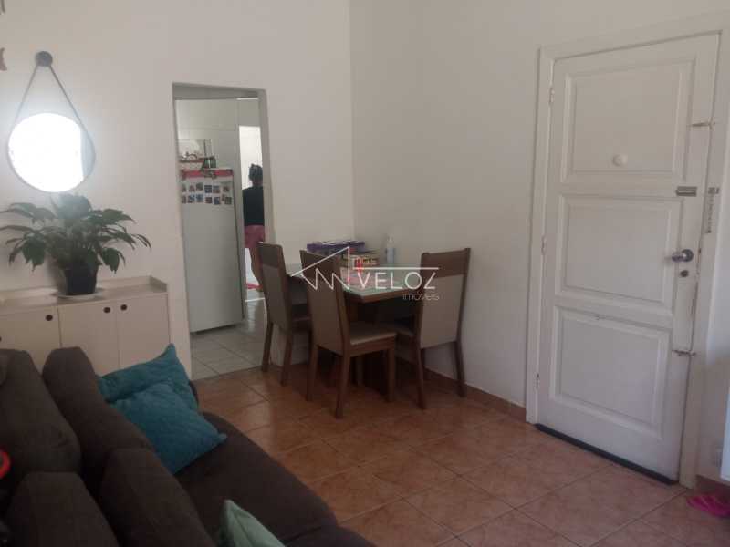 Apartamento à venda com 2 quartos, 70m² - Foto 1