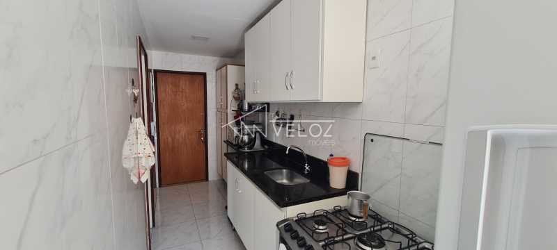 Apartamento à venda com 2 quartos, 62m² - Foto 2