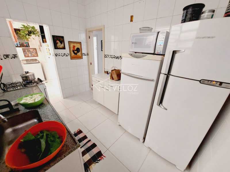 Apartamento à venda com 2 quartos, 87m² - Foto 25