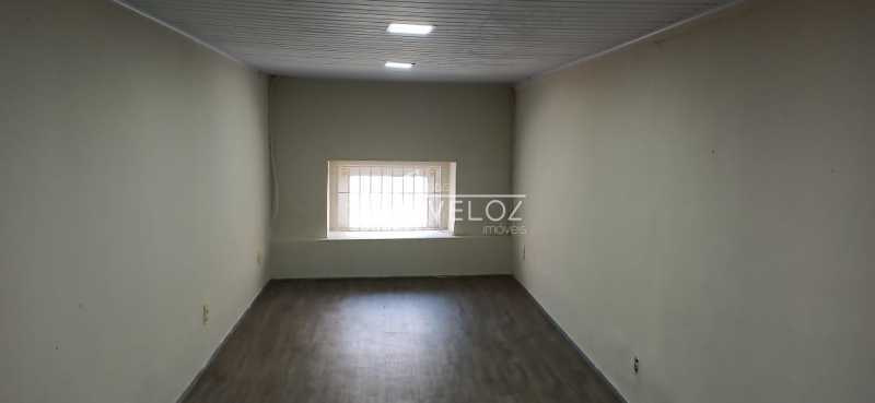 Casa à venda com 8 quartos, 158m² - Foto 3