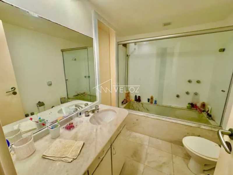 Apartamento à venda com 4 quartos, 238m² - Foto 4
