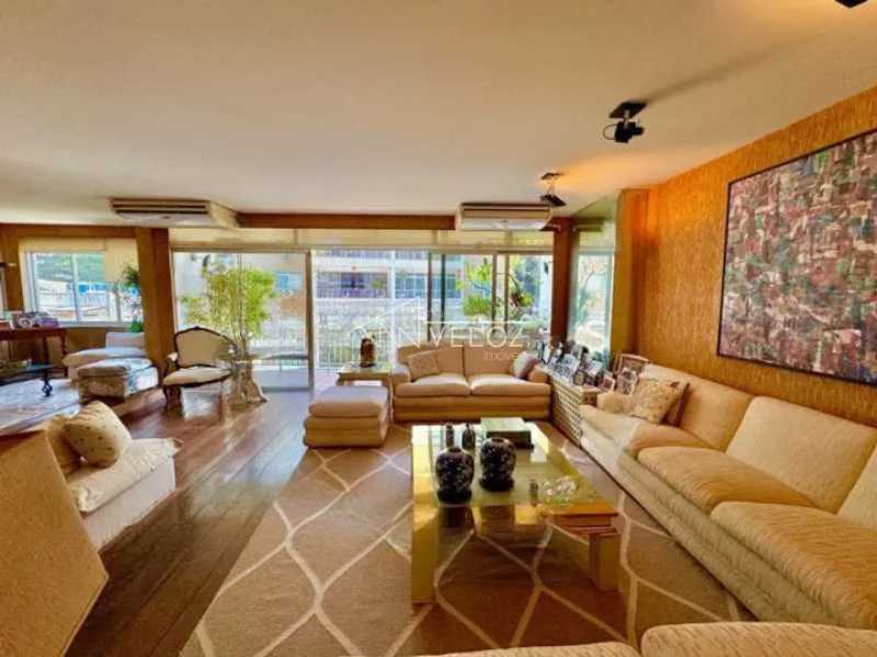 Apartamento à venda com 4 quartos, 238m² - Foto 3