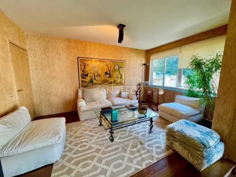 Apartamento à venda com 4 quartos, 238m² - Foto 17