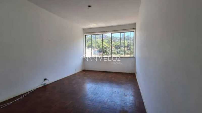 Apartamento à venda com 2 quartos, 87m² - Foto 2