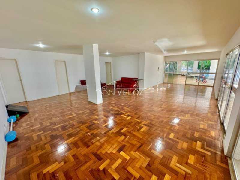 Apartamento à venda com 3 quartos, 140m² - Foto 28