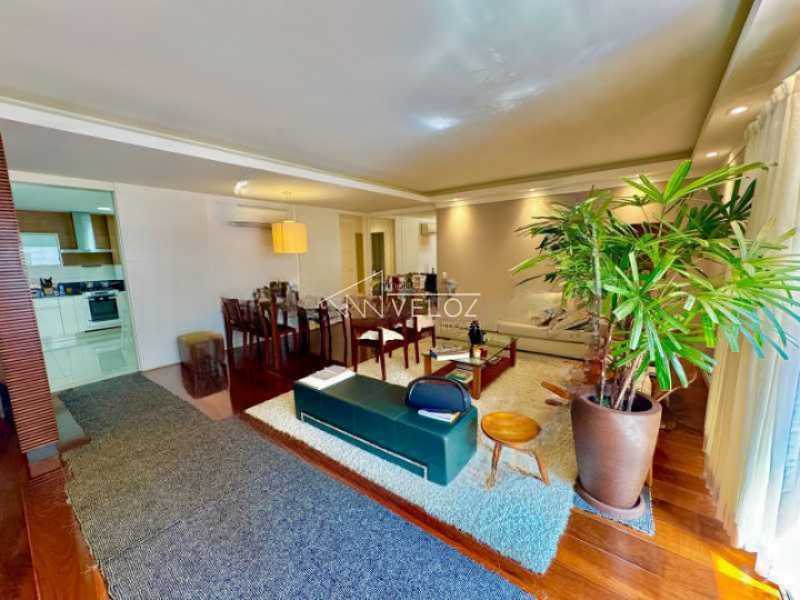 Apartamento à venda com 3 quartos, 140m² - Foto 9