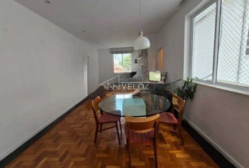 Apartamento à venda com 2 quartos, 64m² - Foto 4