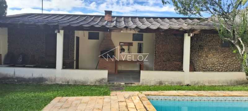 Casa à venda com 2 quartos, 450m² - Foto 14
