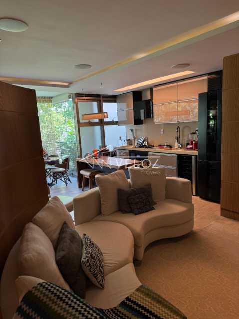 Apartamento à venda com 2 quartos, 86m² - Foto 2