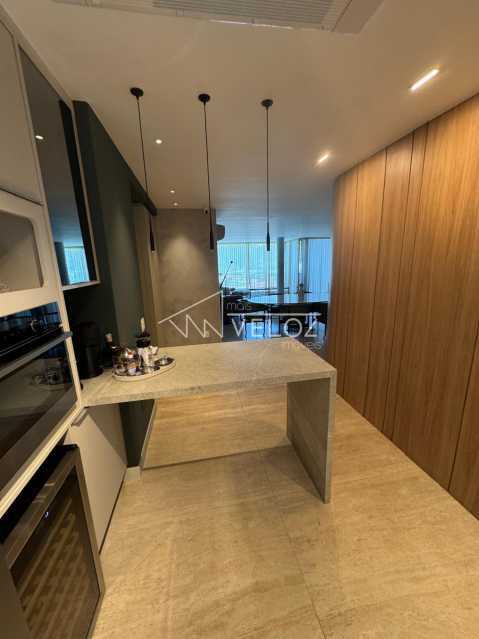 Cobertura à venda com 2 quartos, 143m² - Foto 4