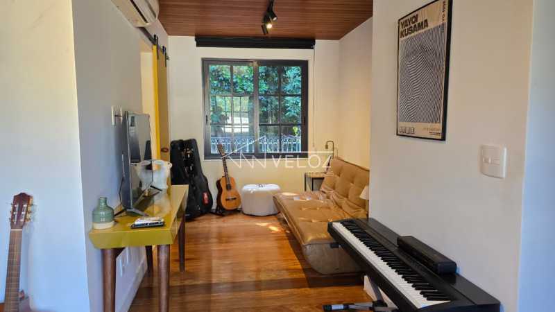 Cobertura à venda com 3 quartos, 270m² - Foto 5
