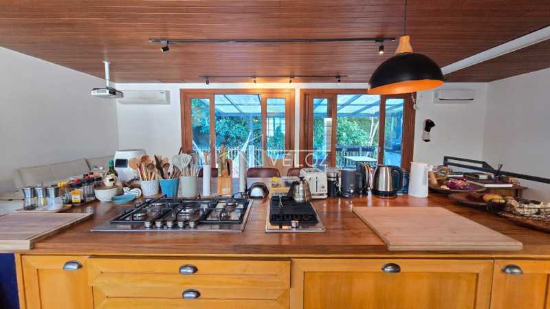 Cobertura à venda com 3 quartos, 270m² - Foto 3