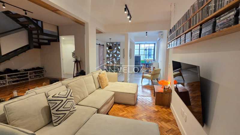 Cobertura à venda com 3 quartos, 270m² - Foto 8