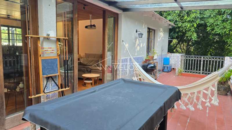 Cobertura à venda com 3 quartos, 270m² - Foto 2