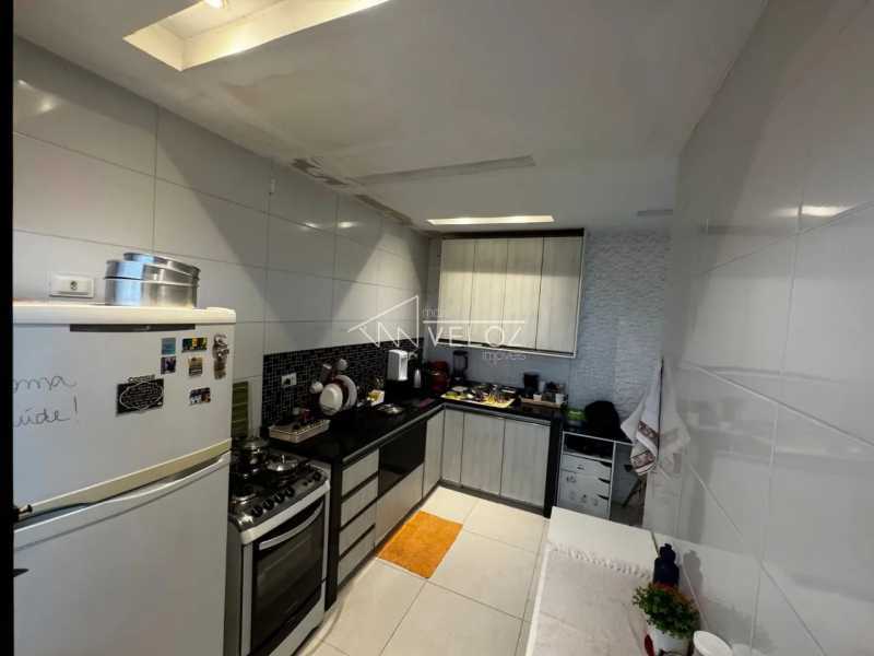 Apartamento à venda com 2 quartos, 62m² - Foto 10