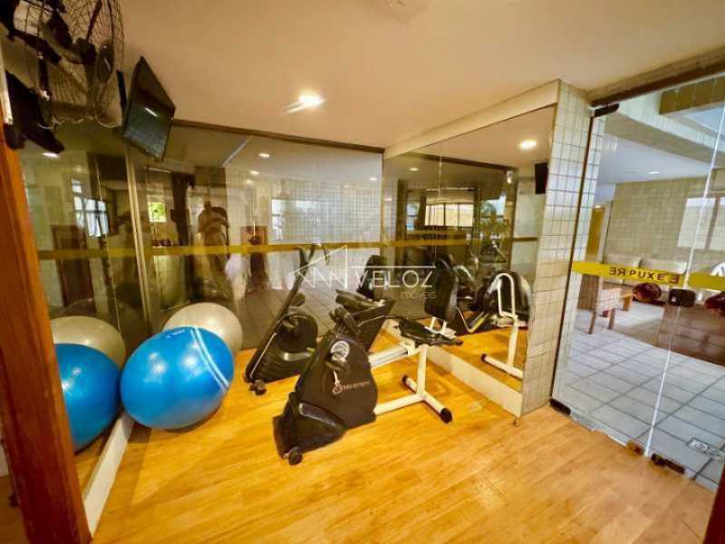 Apartamento à venda com 2 quartos, 80m² - Foto 12