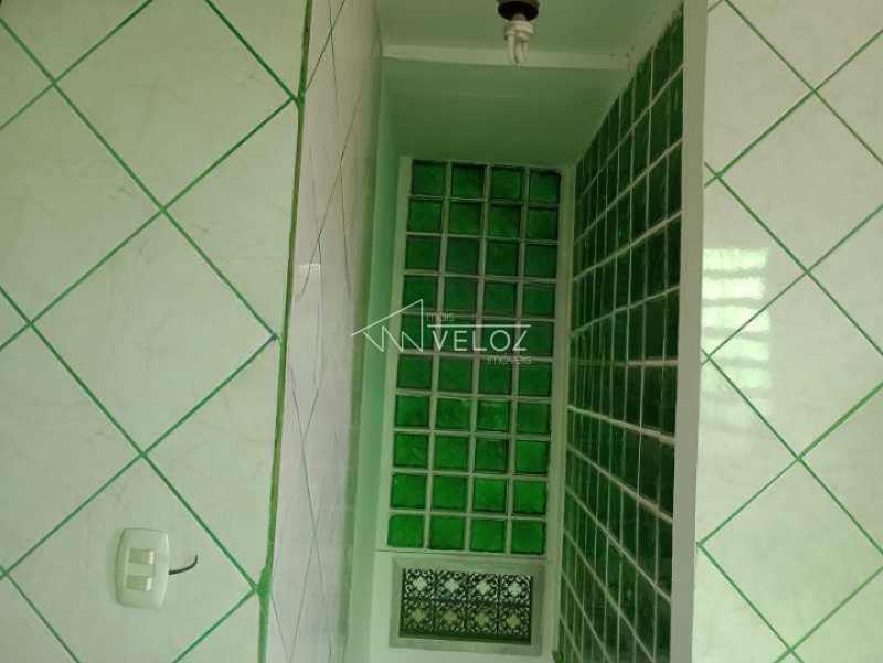 Apartamento à venda com 2 quartos, 65m² - Foto 2
