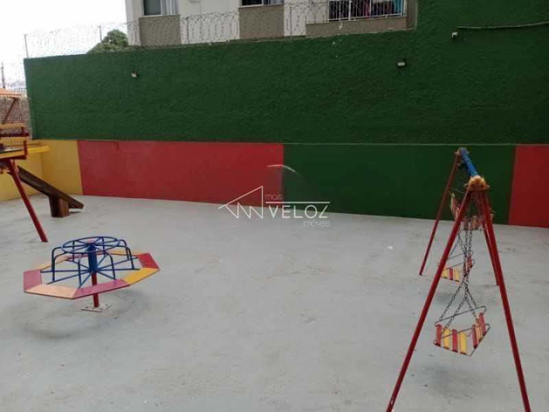 Apartamento à venda com 2 quartos, 65m² - Foto 19
