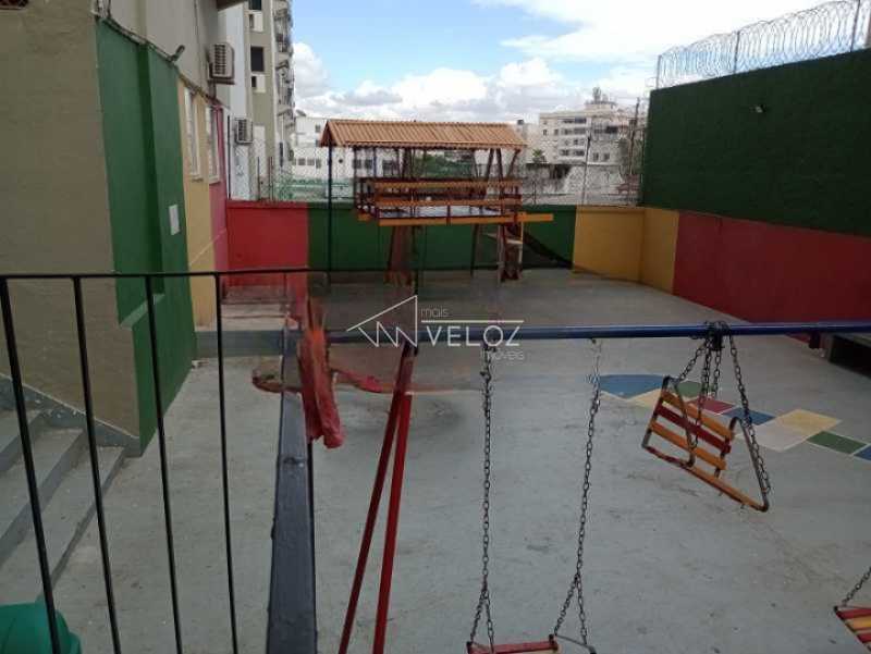 Apartamento à venda com 2 quartos, 65m² - Foto 22
