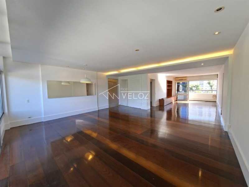 Apartamento à venda com 4 quartos, 209m² - Foto 2