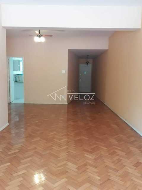Apartamento à venda com 3 quartos, 143m² - Foto 2