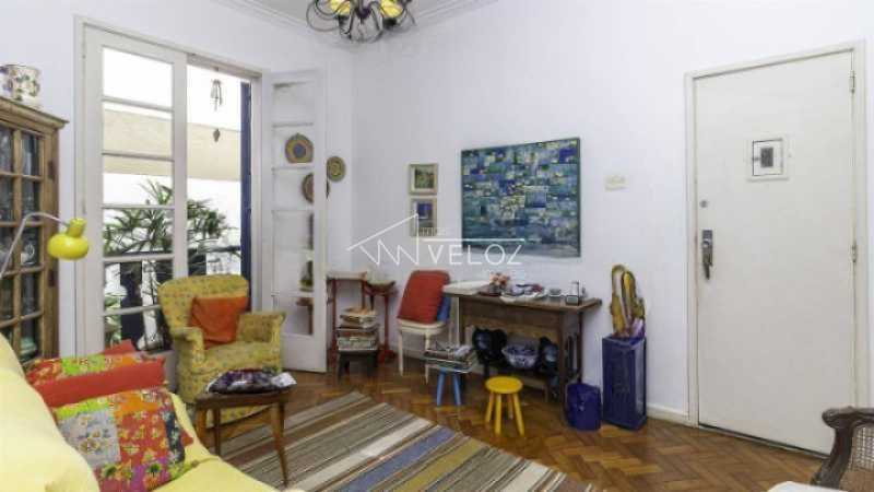 Apartamento à venda com 3 quartos, 70m² - Foto 2