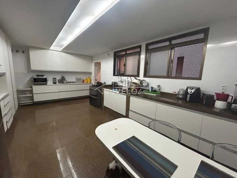 Apartamento à venda com 4 quartos, 270m² - Foto 15
