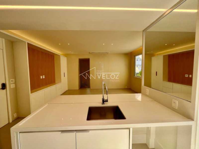 Apartamento à venda com 3 quartos, 95m² - Foto 2
