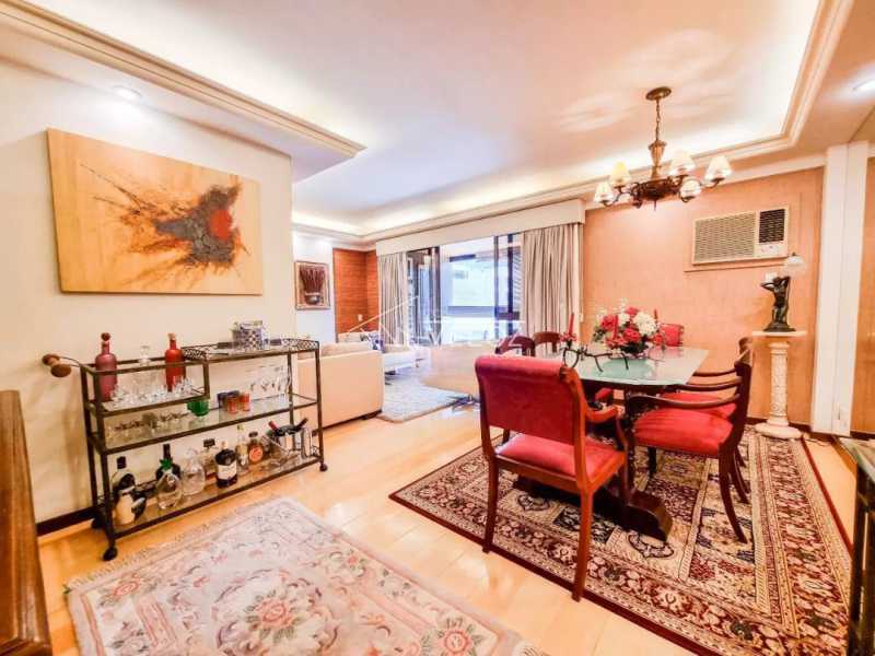 Apartamento à venda com 3 quartos, 128m² - Foto 2