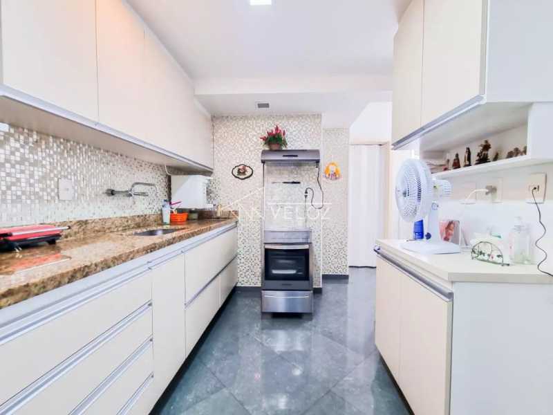 Apartamento à venda com 3 quartos, 128m² - Foto 23