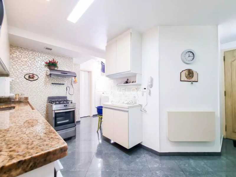 Apartamento à venda com 3 quartos, 128m² - Foto 24