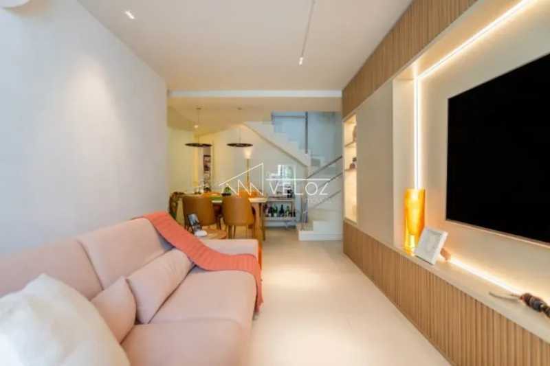 Cobertura à venda com 2 quartos, 141m² - Foto 2