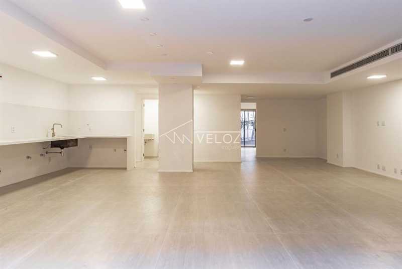 Apartamento à venda com 3 quartos, 251m² - Foto 1