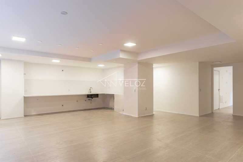 Apartamento à venda com 3 quartos, 251m² - Foto 2