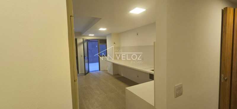 Apartamento à venda com 3 quartos, 251m² - Foto 12