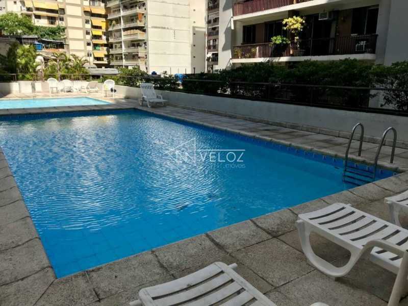 Cobertura, 3 quartos, 220 m² - Foto 2