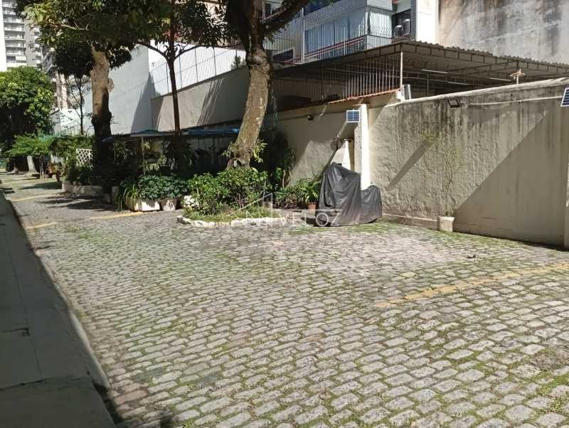 Casa de Vila à venda com 5 quartos, 200m² - Foto 3