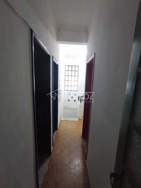 Casa de Vila à venda com 5 quartos, 200m² - Foto 13