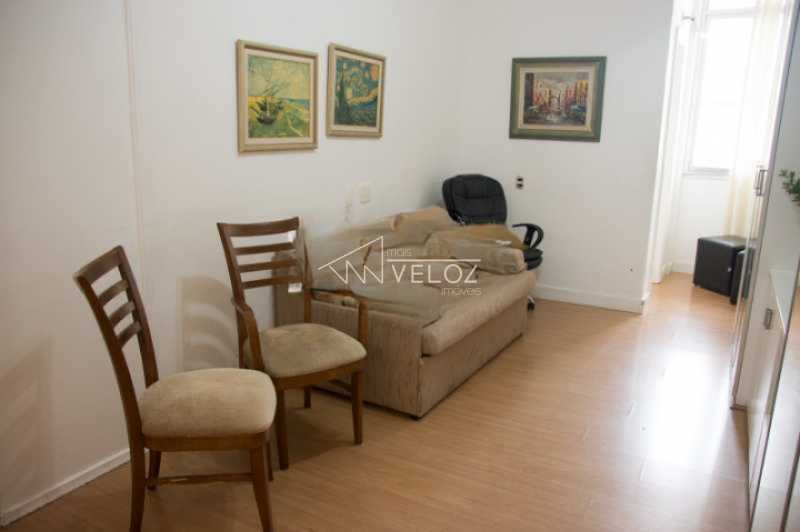 Apartamento à venda com 2 quartos, 70m² - Foto 1