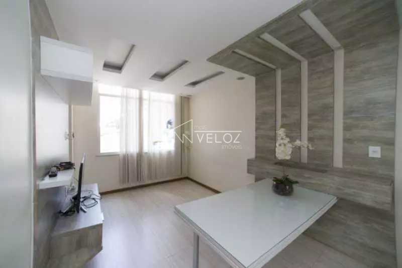 Apartamento à venda com 2 quartos, 65m² - Foto 2