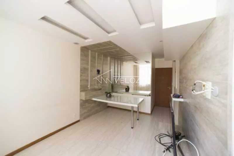 Apartamento à venda com 2 quartos, 65m² - Foto 4